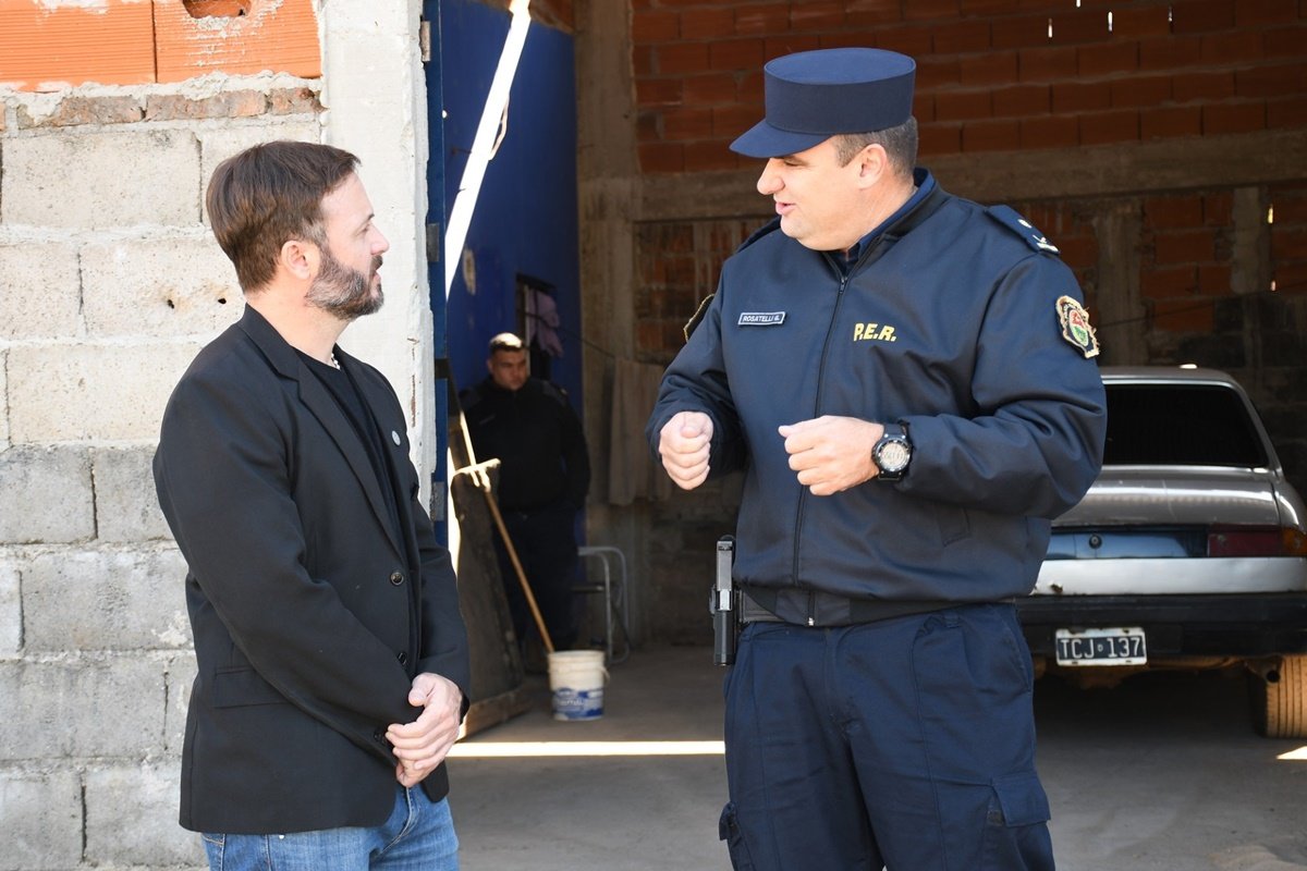 Azcué y el comisario Rosatelli, Jefe Departamental de Policía Azcué y el comisario Rosatelli, Jefe Departamental de Policía