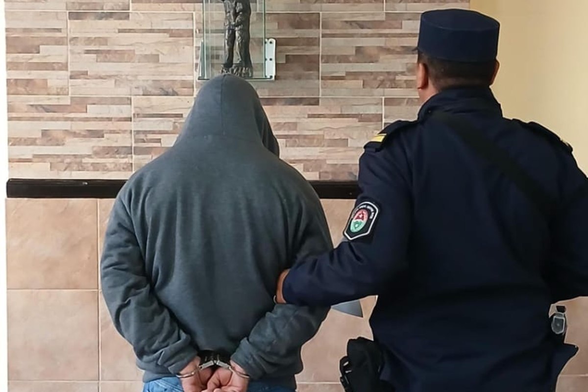 La policía detuvo a un hombre sobre el que pesaba un pedido de captura ...