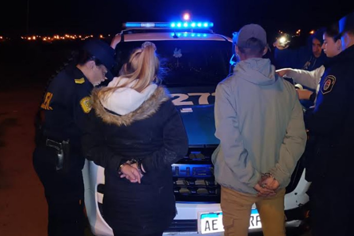 Un hombre y una mujer fueron detenidos durante un operativo policial ...