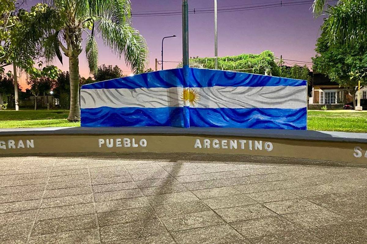 Mural restaurado en La Criolla