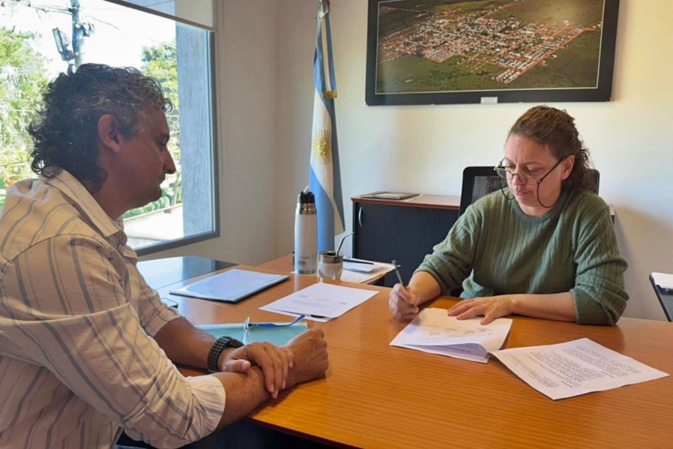Bravo recorrió municipios del Departamento Federación solicitando la firma de un petitorio para audiencia con el Gobernador