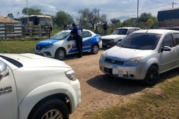 Se secuestró la electrobomba “vendida”, teléfonos y tarjetas SIM. Se secuestró la electrobomba “vendida”, teléfonos y tarjetas SIM.