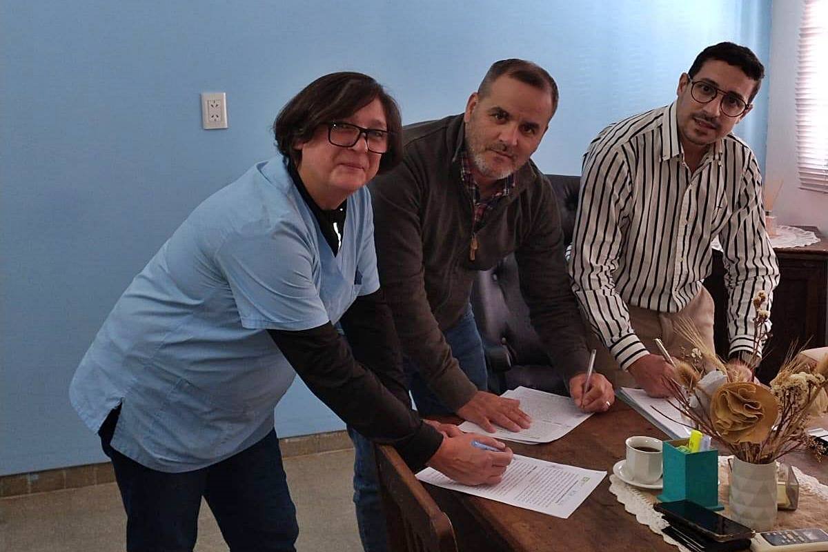 Firma de convenio con el CAPS y El Hospital Felipe Heras.