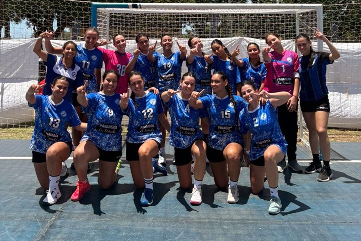 Las chicas ya en rosario para disputar la Fase 1 del Torneo Nacional