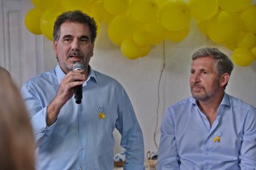 Ritondo pasó por Concordia y junto a Frigerio inauguró un local partidario. Ritondo pasó por Concordia y junto a Frigerio inauguró un local partidario.