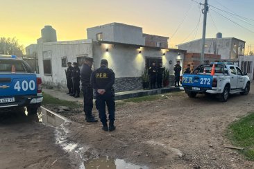 La propietaria habría retenido la tarjeta de cobro de una mujer. La propietaria habría retenido la tarjeta de cobro de una mujer.