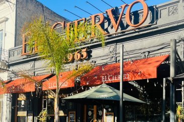 El Ciervo proppone locro, asado y empanadas. El Ciervo proppone locro, asado y empanadas.