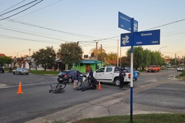El accidente involucró a una moto y a una bicicleta. El accidente involucró a una moto y a una bicicleta.