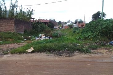 Los vecinos afirman que el problema ya fue advertido a las autoriades. Los vecinos afirman que el problema ya fue advertido a las autoriades.