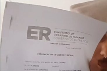Luciano mostrando en cámara la notificación enviada. Luciano mostrando en cámara la notificación enviada.