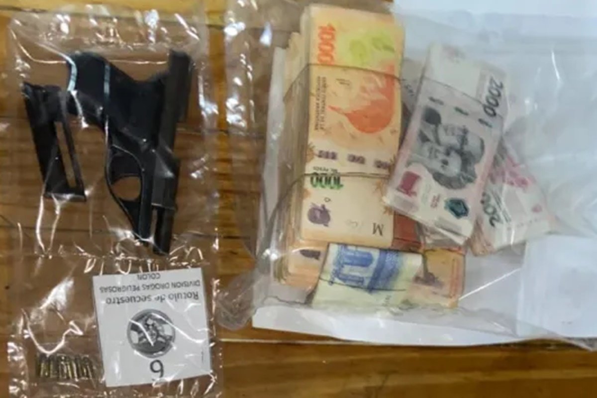 Hay dos hombres y dos mujeres entre los detenidos.