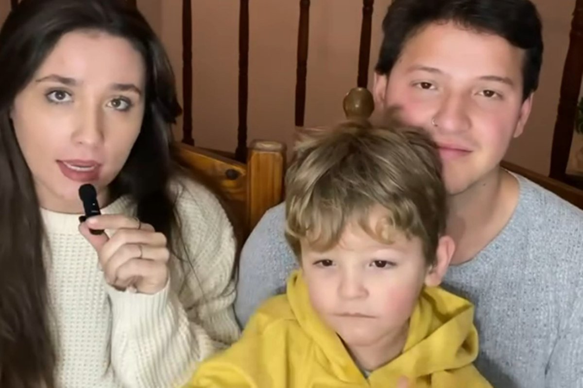 Los padres piden una respuesta sobre el implante coclear de Bauti.