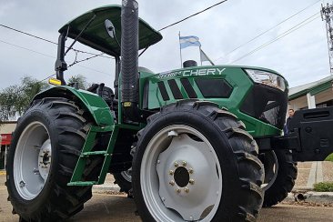 Nuevo tractor 4x4 0km incorporado a la flota del municipio Nuevo tractor 4x4 0km incorporado a la flota del municipio