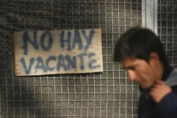 En cuanto a la cantidad de población con empleo hubo un descenso. En cuanto a la cantidad de población con empleo hubo un descenso.