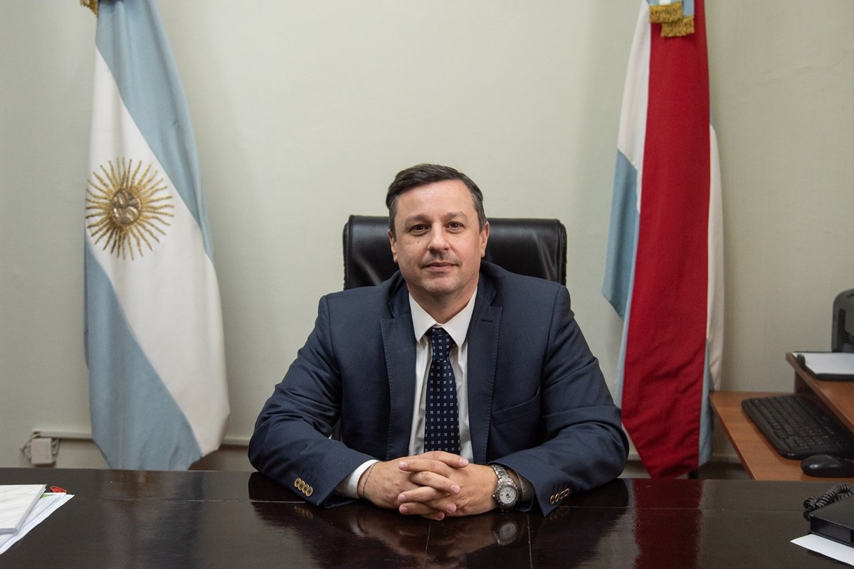 Sostuvo que mantendrá contacto directo con el personal que dirige.