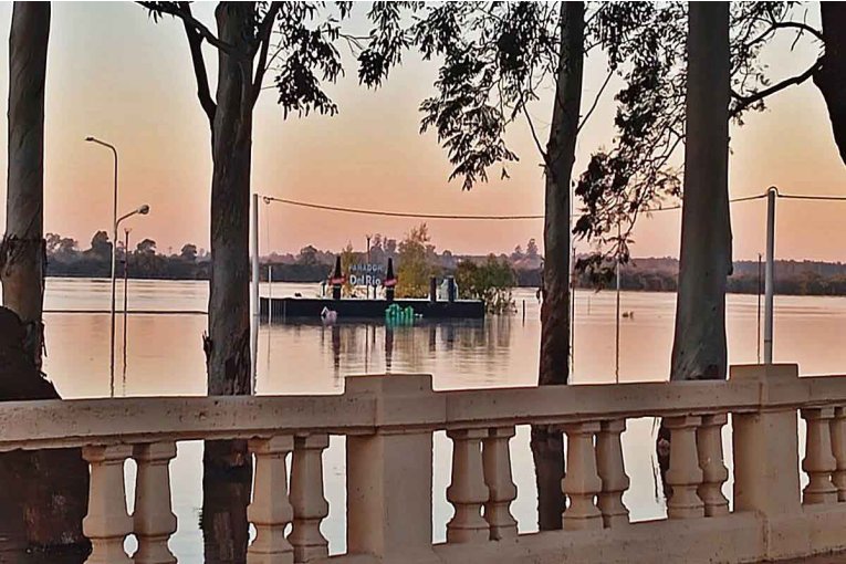 Ante el avance del r&iacute;o crece el n&uacute;mero de familias evacuadas en Concordia
