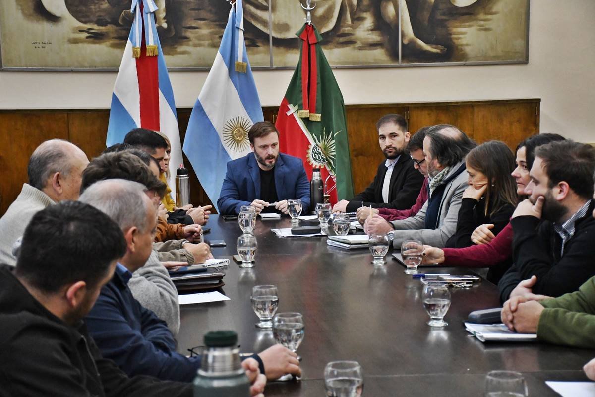 Azcué comunicó este viernes, la decisión a sus funcionarios.