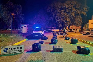 Aún en la creciente, el contrabando no para. Aún en la creciente, el contrabando no para.