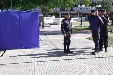 El hombre falleció en un la plaza 1° de Mayo de Paraná El hombre falleció en un la plaza 1° de Mayo de Paraná