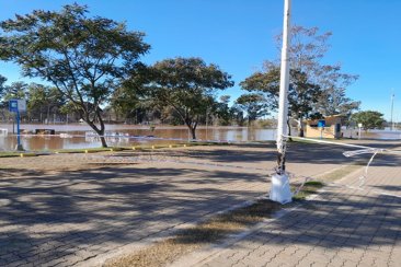 El nivel del embalse del Lago de Salto Grande tenderá a 35.50 metros. El nivel del embalse del Lago de Salto Grande tenderá a 35.50 metros.