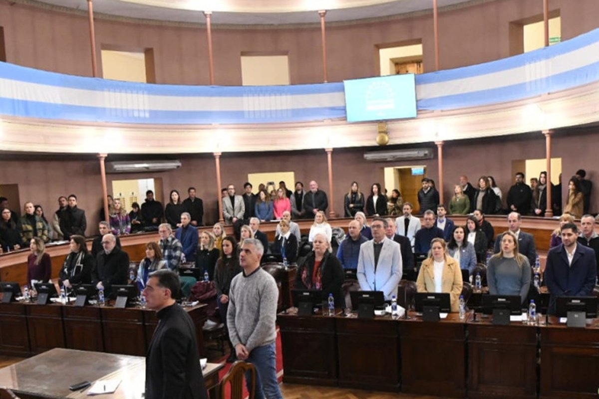 Se registraron 23 votos afirmativos y nueve negativos. Se registraron 23 votos afirmativos y nueve negativos.