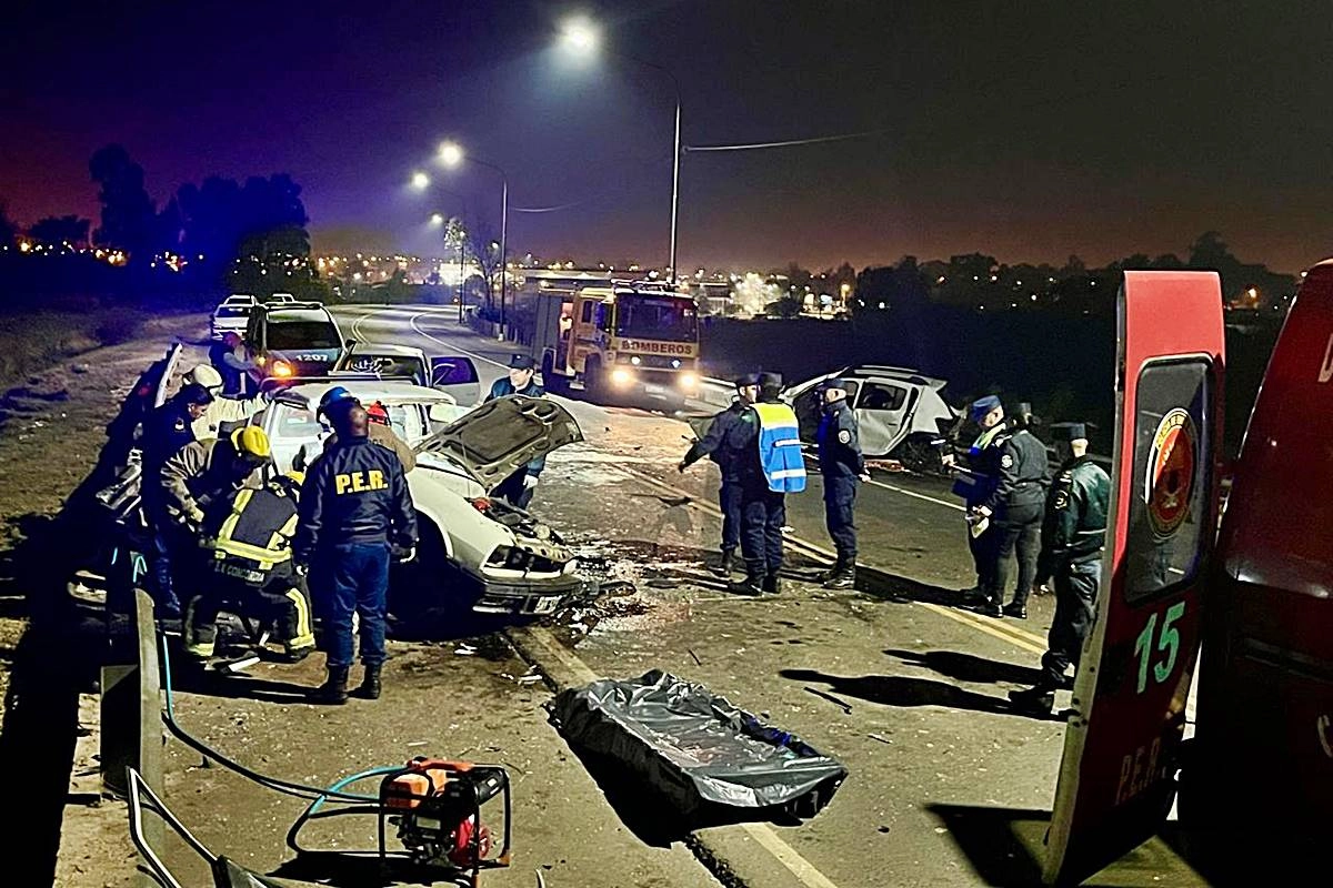 Tres vehículos chocaron en Avenida Frondizi Tres vehículos chocaron en Avenida Frondizi