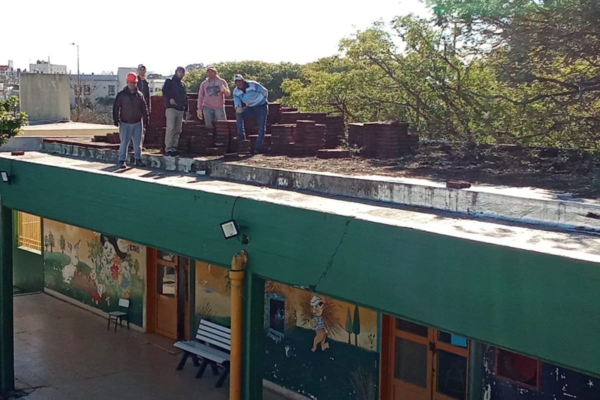 Se trata de trabajos en la infraestructura de la Escuela N° 64 José Hernández. Se trata de trabajos en la infraestructura de la Escuela N° 64 José Hernández.