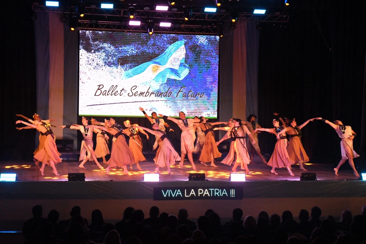 El Ballet Sembrando Futuro y su repaso la historia argentina del 1800. El Ballet Sembrando Futuro y su repaso la historia argentina del 1800.