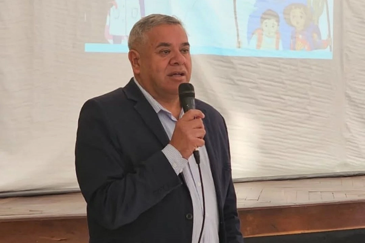 El profesor Barrios ya no será Director Departamental El profesor Barrios ya no será Director Departamental
