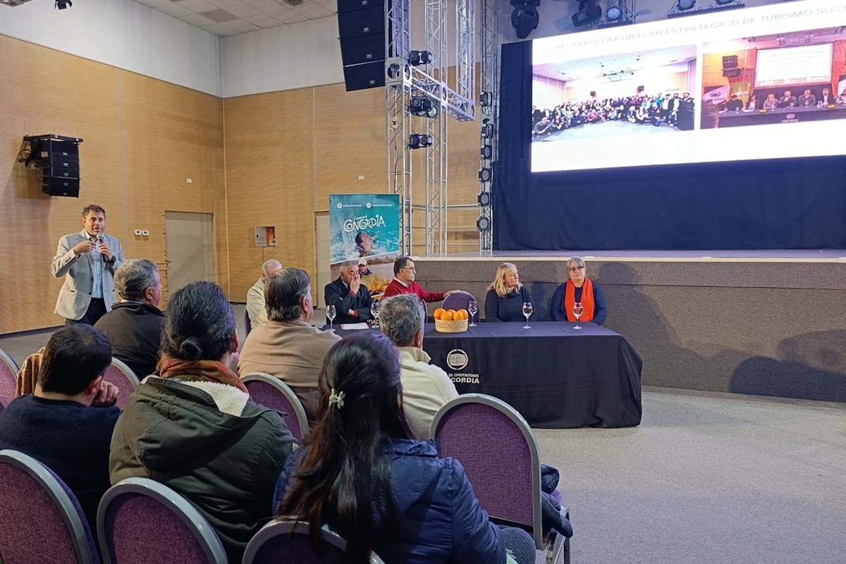 Los trabajos serán recibidos hasta el miércoles 27 de agosto. Los trabajos serán recibidos hasta el miércoles 27 de agosto.