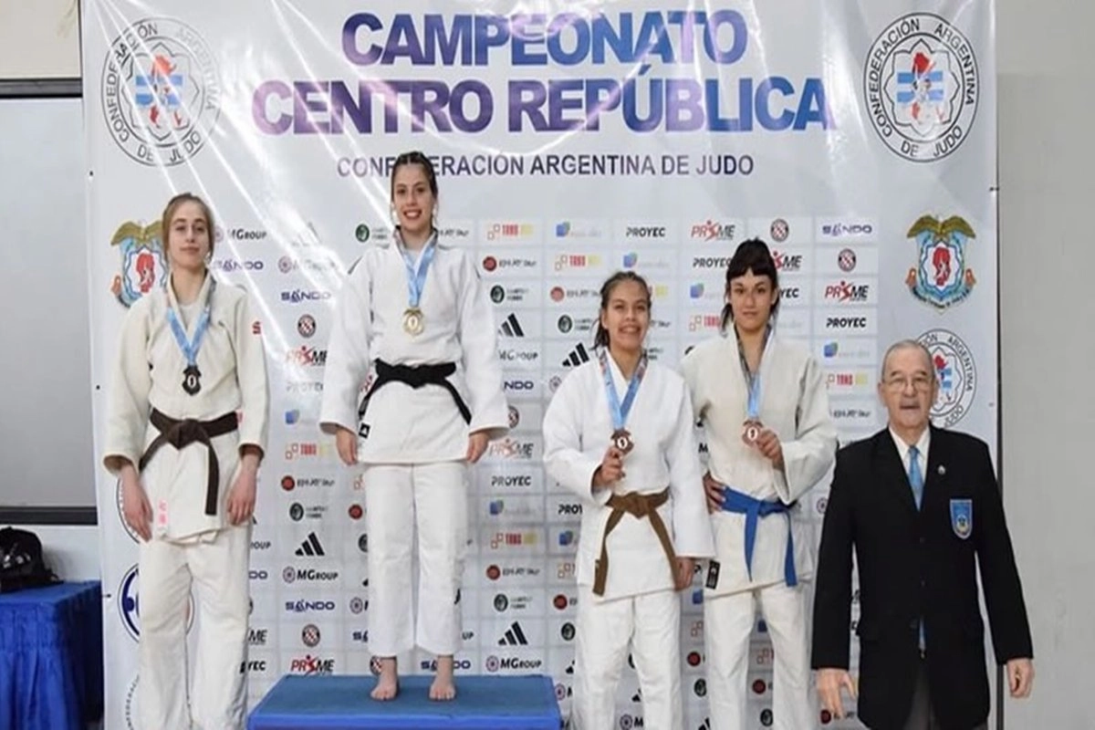 Dojo La Bianca representando a Concordia en Córdoba. Dojo La Bianca representando a Concordia en Córdoba.