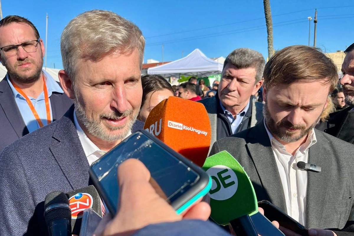 El gobernador se refirió además a las elecciones y a los fondos de CAFESG. El gobernador se refirió además a las elecciones y a los fondos de CAFESG.