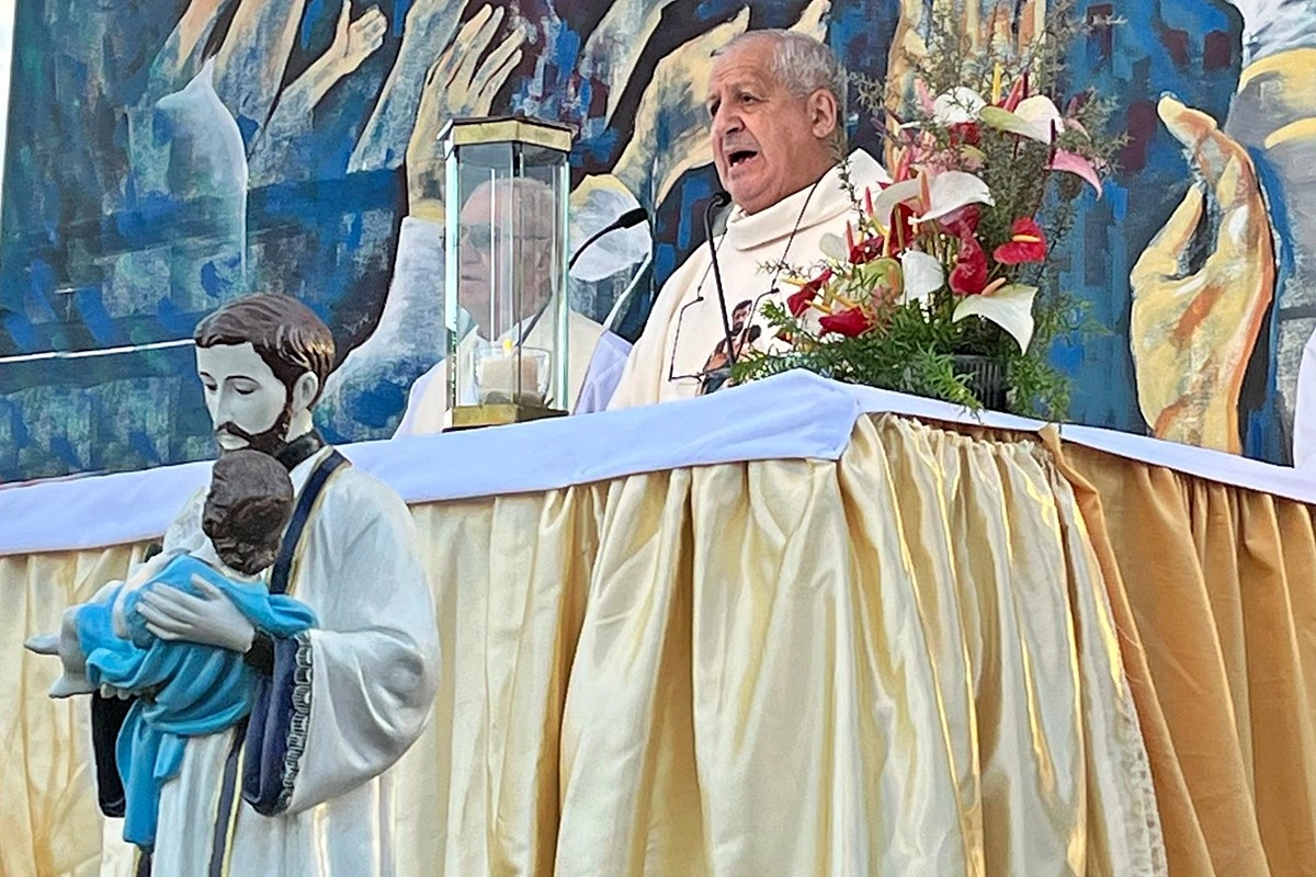 Ramón Galarza, a cargo de la Parroquia San Cayetano del Ayuí de Villa Zorraquín Ramón Galarza, a cargo de la Parroquia San Cayetano del Ayuí de Villa Zorraquín