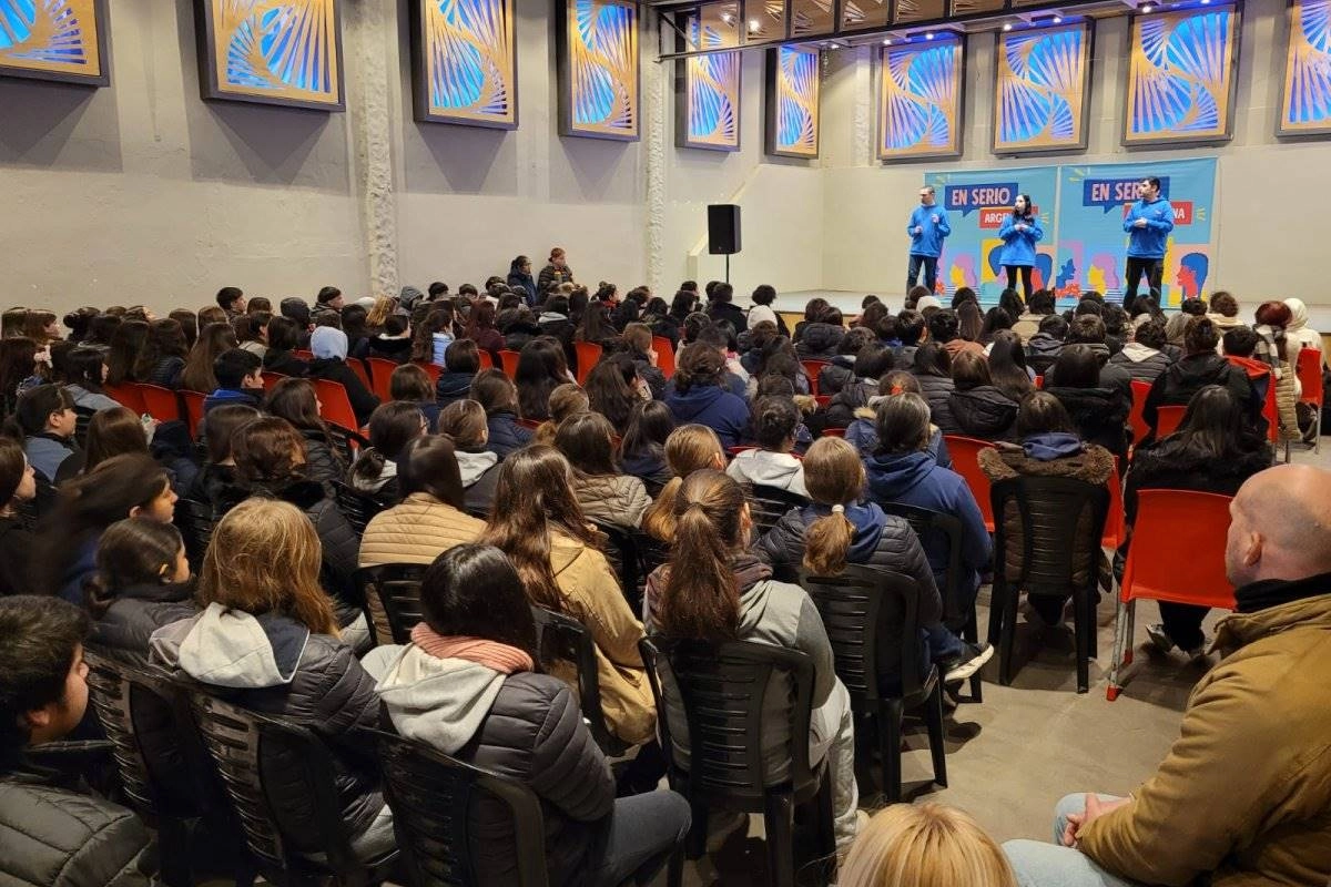 La obra de teatro "En Serio", de la compañía Teatro En Serio. La obra de teatro "En Serio", de la compañía Teatro En Serio.