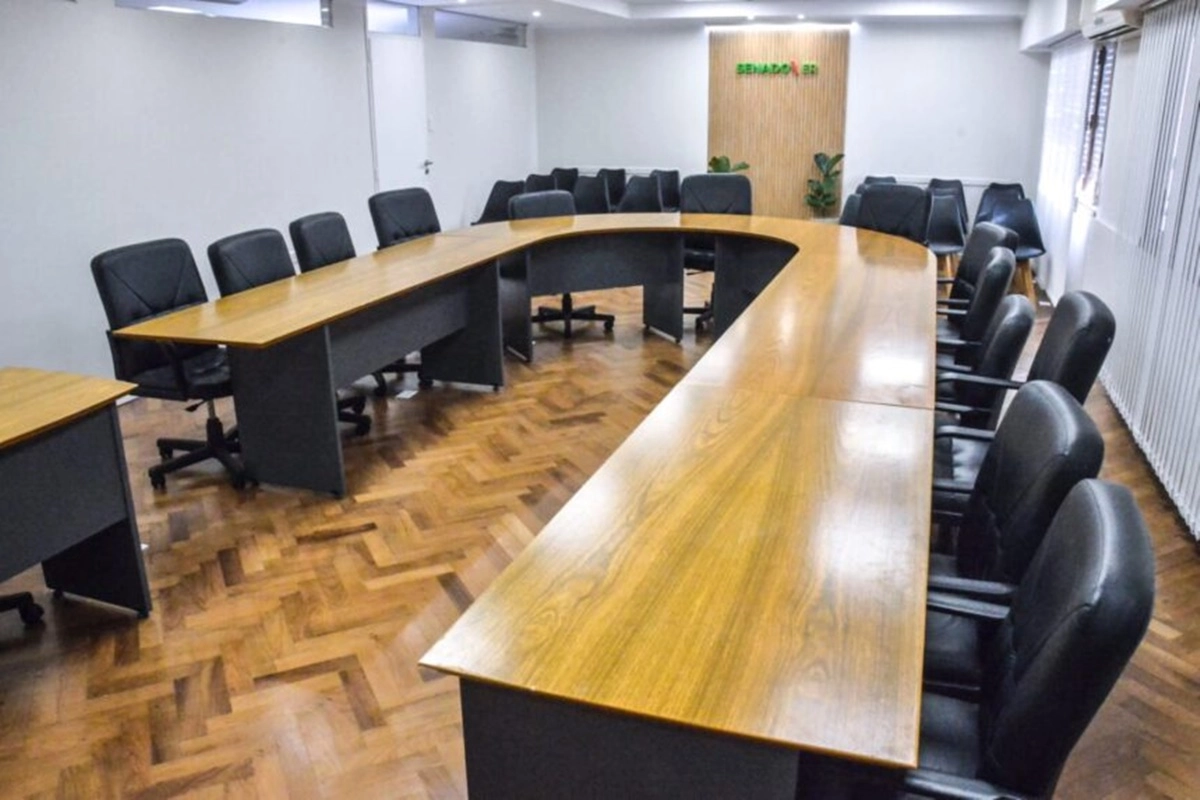 Se busca autorizar al gobierno provincial a tomar deuda de hasta US$500 millones. Se busca autorizar al gobierno provincial a tomar deuda de hasta US$500 millones.