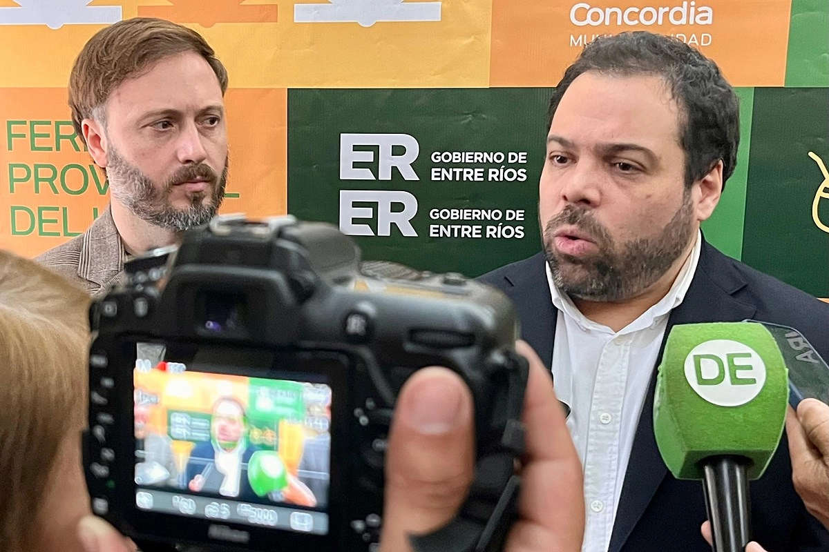 Francisco Azcué y Manuel Troncoso en la ronda con medios locales. Francisco Azcué y Manuel Troncoso en la ronda con medios locales.