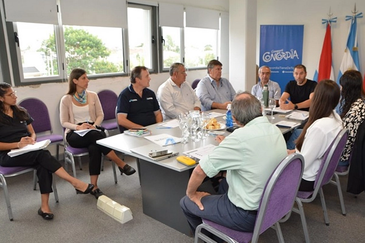 Reunión en las oficinas del EMCNTUR Reunión en las oficinas del EMCNTUR