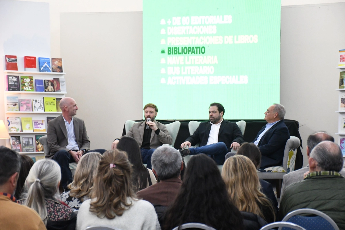 La presentación se realizó este martes en el salón de actos del municipio La presentación se realizó este martes en el salón de actos del municipio