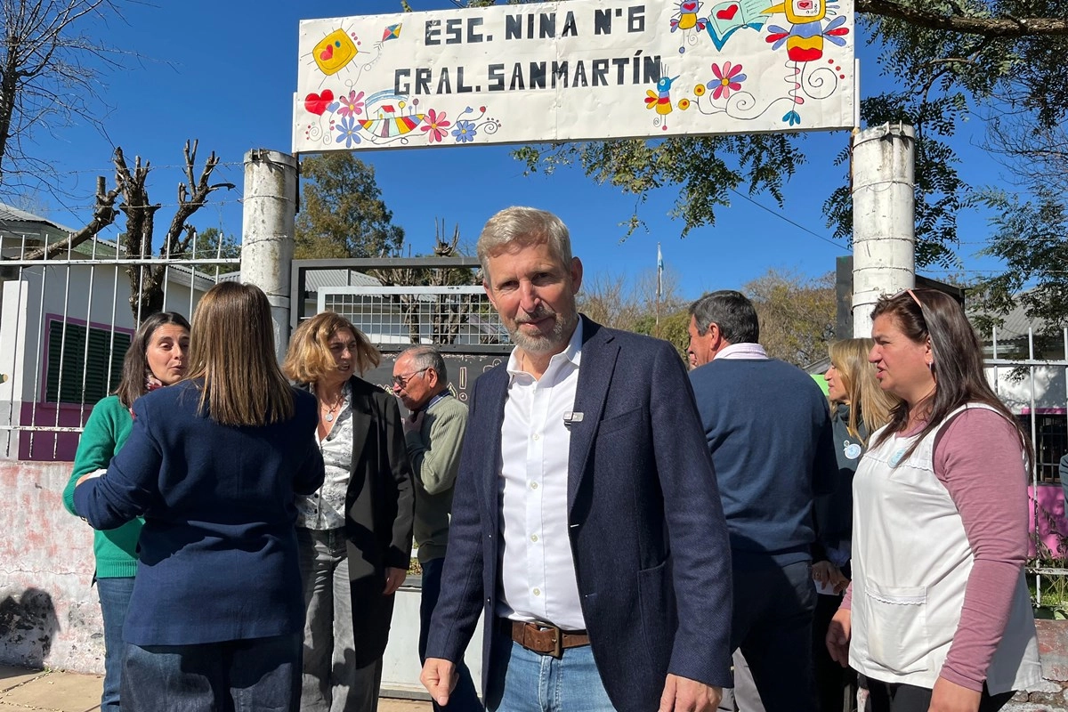 Frigerio recorrió obras en la Escuela Nina Nº 75 "2 de Abril" Frigerio recorrió obras en la Escuela Nina Nº 75 "2 de Abril"