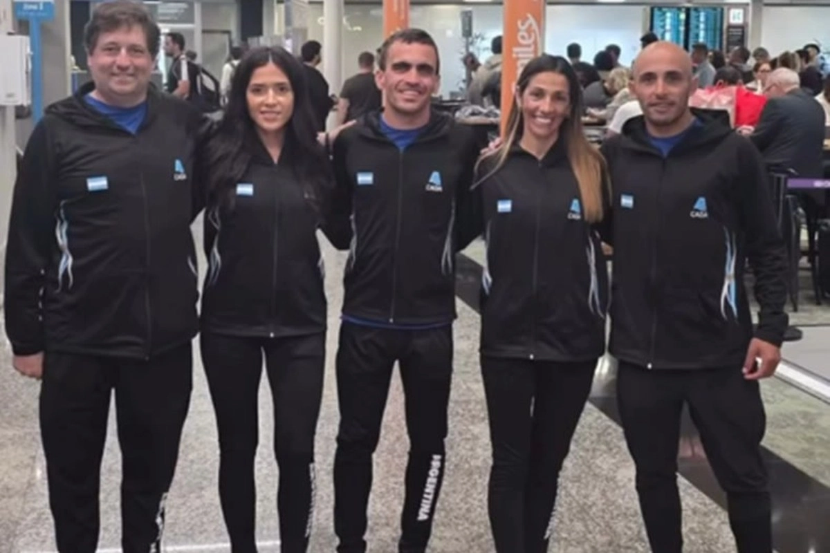 Primera experiencia de Méndez como entrenador. Primera experiencia de Méndez como entrenador.