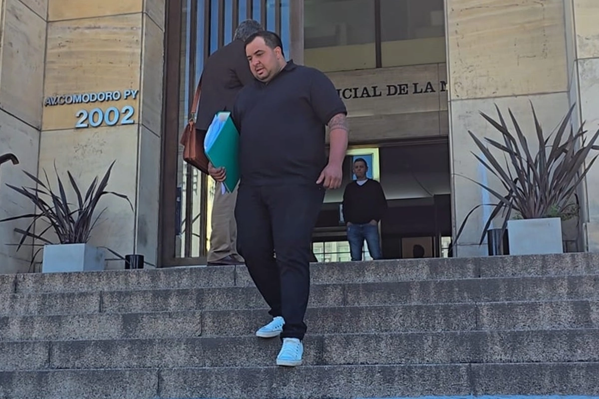 Toller saliendo de los tribunales de Comodoro Py Toller saliendo de los tribunales de Comodoro Py
