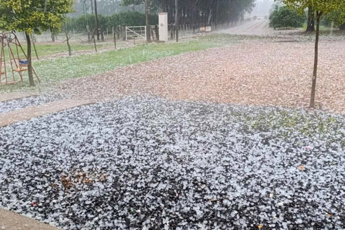 Fuerte granizada en la región. Fuerte granizada en la región.