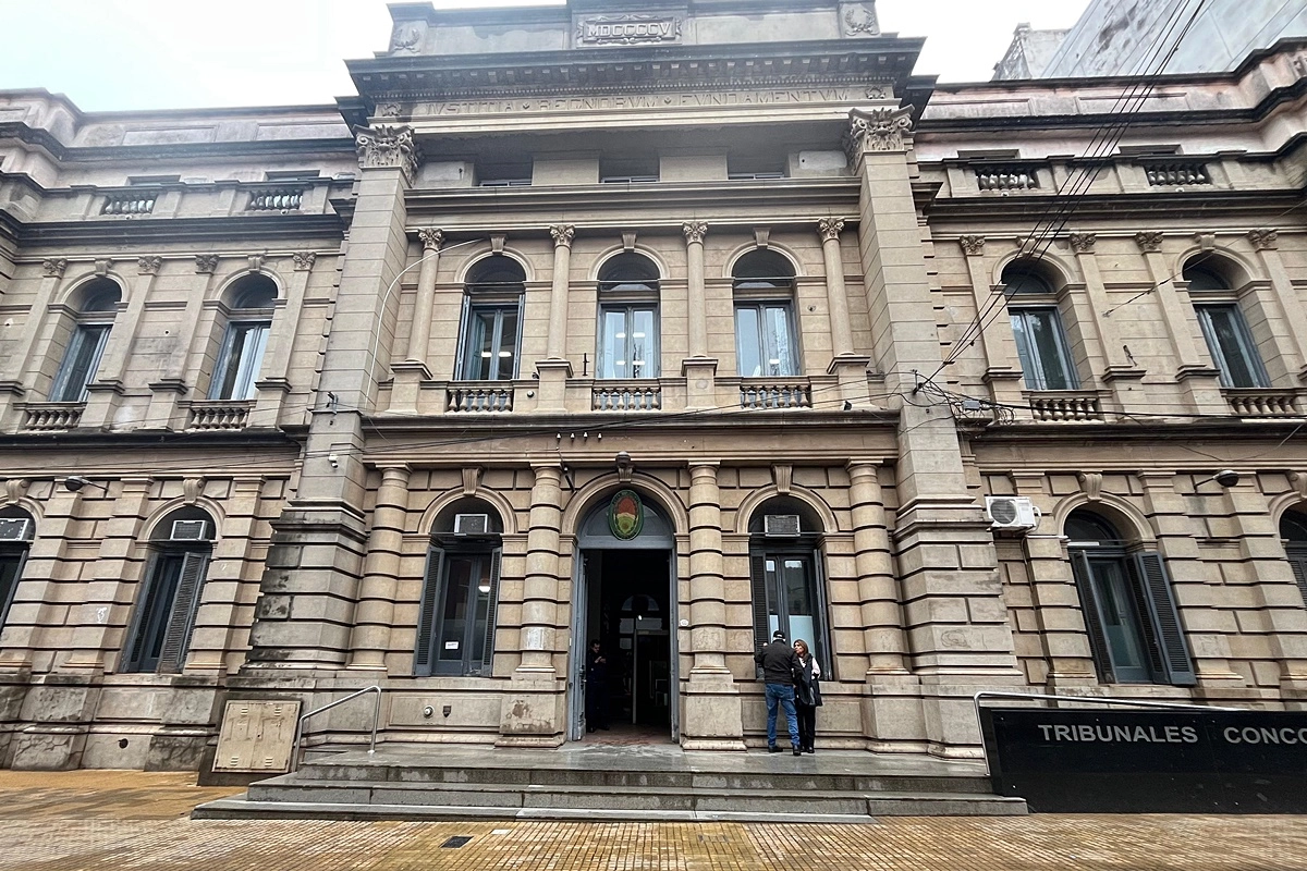 Palacio de Tribunales sobre calle Mitre en Concordia Palacio de Tribunales sobre calle Mitre en Concordia
