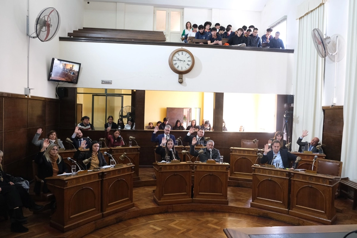 Además, se reconocieron a instituciones, entidades y personalidades locales. Además, se reconocieron a instituciones, entidades y personalidades locales.