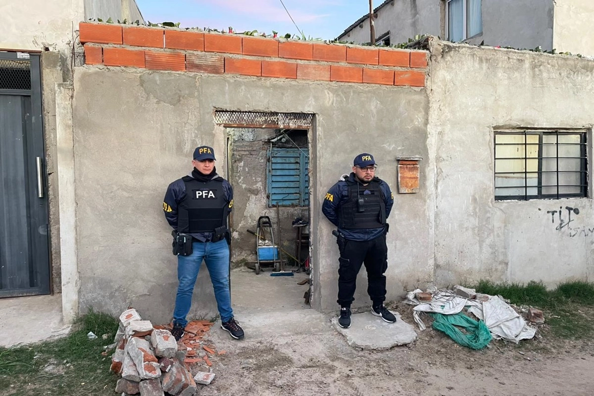 Se concretó el secuestro de aproximadamente 124 gramos de cocaína. Se concretó el secuestro de aproximadamente 124 gramos de cocaína.