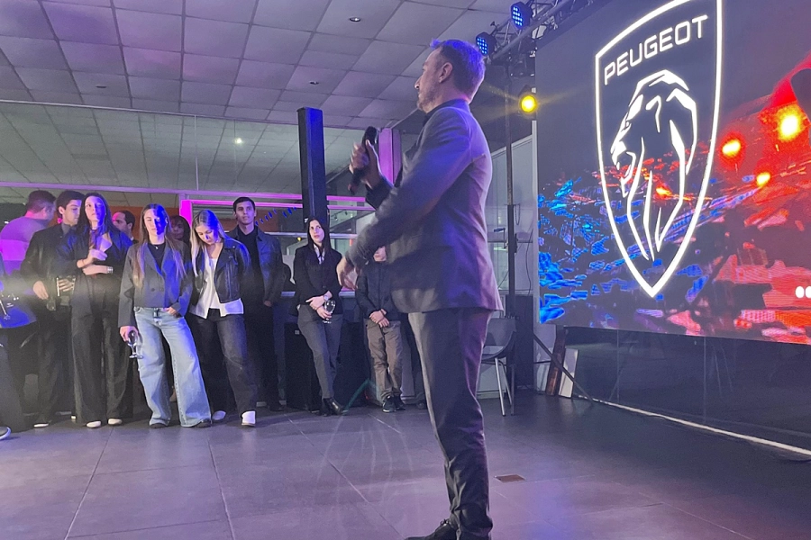 Sampellegrini al momento de presentar los nuevos modelos