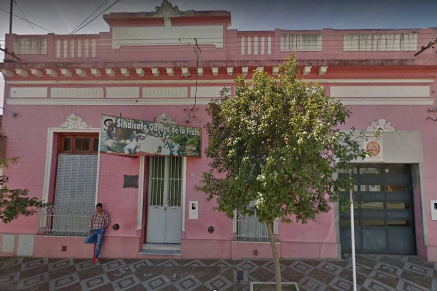 Sede del Sindicato de la Fruta sobre calle Saavedra.