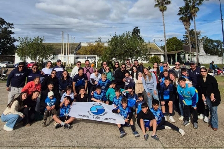 La 2014 de Salto Grande en las instalaciones del club post torneo.