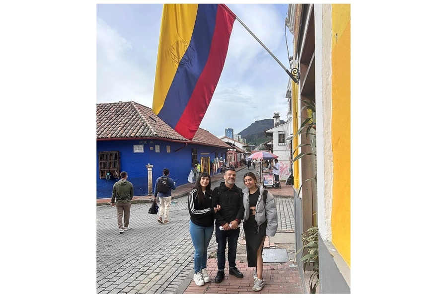 Una postal en su reciente regreso a Colombia