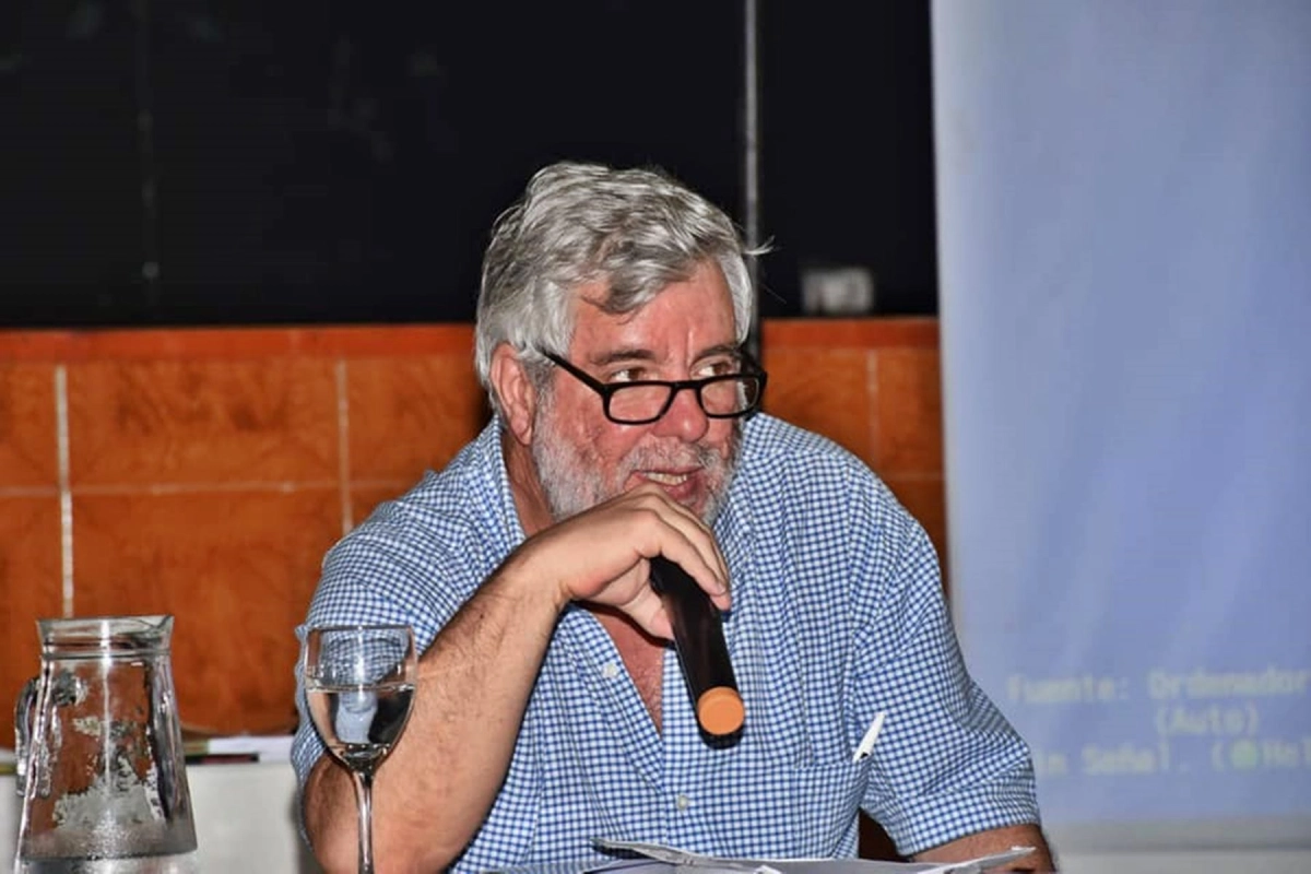 Críticas a la gestión local, ante un programa municipal. Críticas a la gestión local, ante un programa municipal.